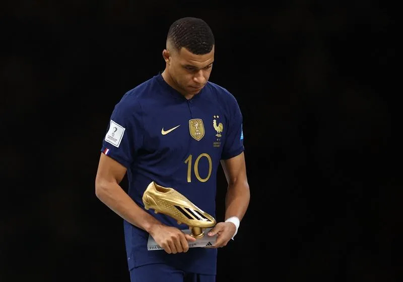 2026世界盃MVP候選名單：姆巴佩與哈蘭德，誰能稱霸世界足壇？ 2022卡達世界盃金靴獎得主 姆巴佩 (轉/自由時報)