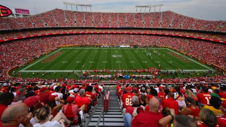 箭頭體育場曾因142分貝的呼喊聲被譽為最吵體育場