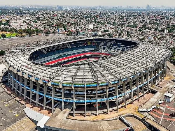 墨西哥阿茲特克球場海拔超過2200公尺