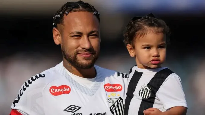 內馬爾與他的二女兒海倫娜。(photo/Getty image)