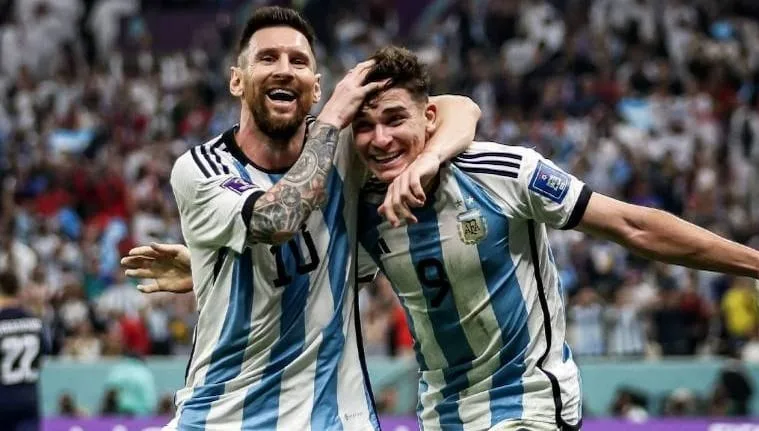 阿根廷梅西與阿爾瓦雷斯