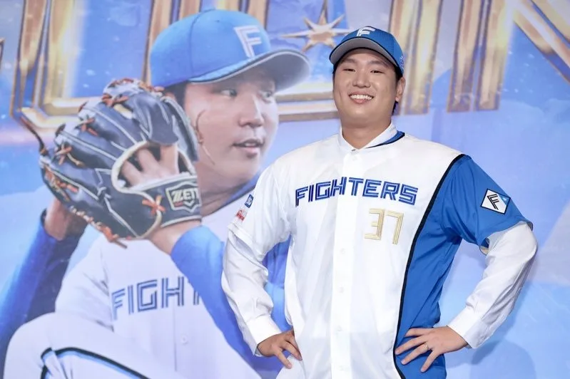 古林睿煬簽約照